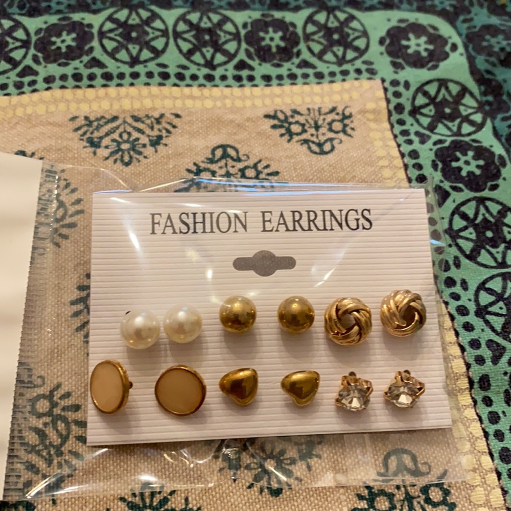 Assorted set of fashion earrings